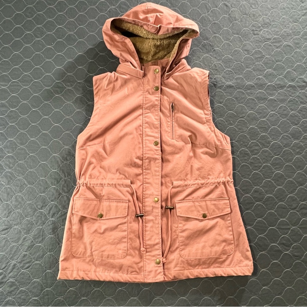 Love Tree Dusty Rose Hooded Vest with Faux Fur Trim